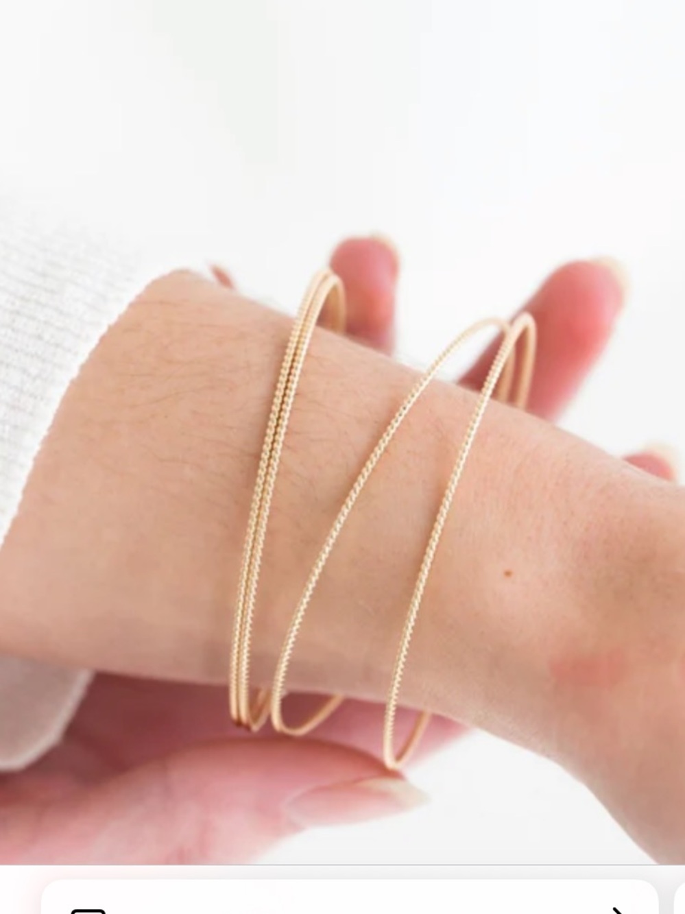 Genuine Yearly Co Thin Twist Bangle - Picture 4 of 7